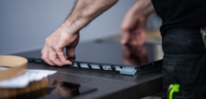 Wir kommen zu Ihnen – wenn es mal klemmt. Wir kommen zu Ihnen – wenn es mal klemmt.